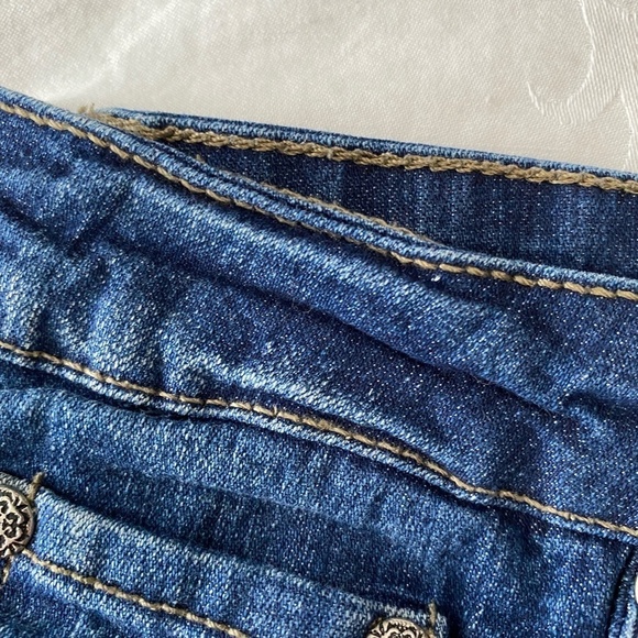 Blue Crush Distressed Navy Wash Denim Women's Cut-off Jean Shorts Size 11 - Picture 6 of 10